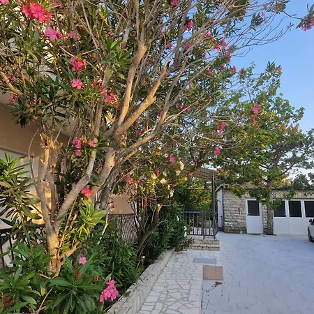 Apartman Valja - 55M2 - Sea View - Garden - Grill Jadranovo Exterior photo