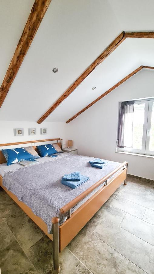 Valja - 55m2 - Sea View - Garden - Grill Apartment *